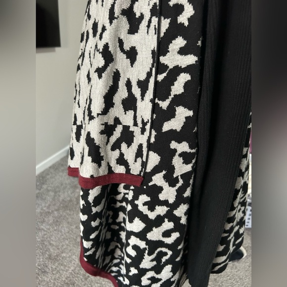 Anthropologie THML beautiful cardigan black, white, burgundy - Picture 6 of 9